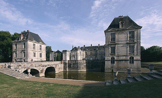 Entrance front of the Château de Lignières (Cher) (1654–1660)