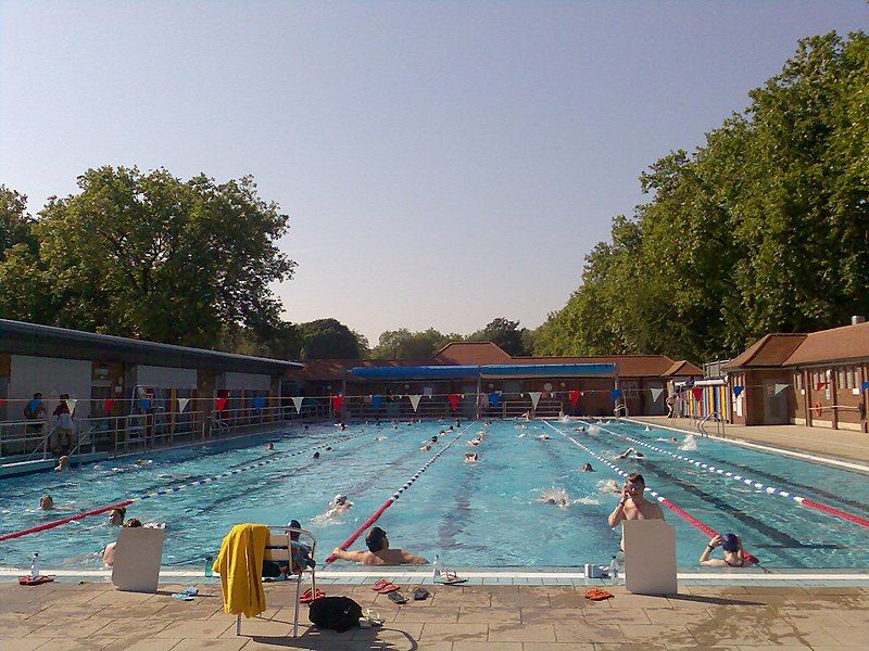 File:London Fields Lido.jpg