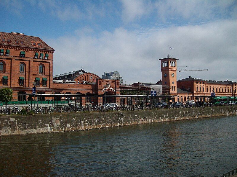 File:Malmö Central Station.jpg