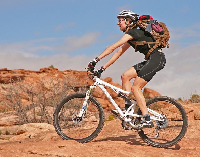 File:Mountain biker 03.jpg