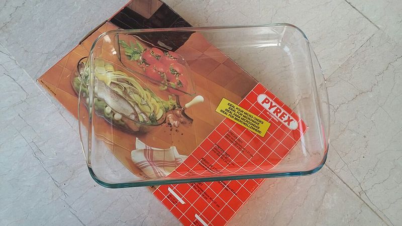 File:Pyrex dish.jpg