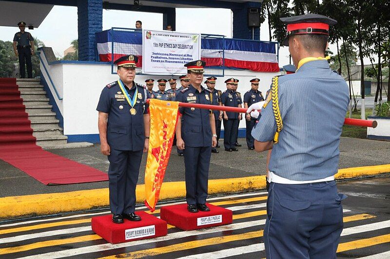 File:QCPD-Arrival Honors.jpg