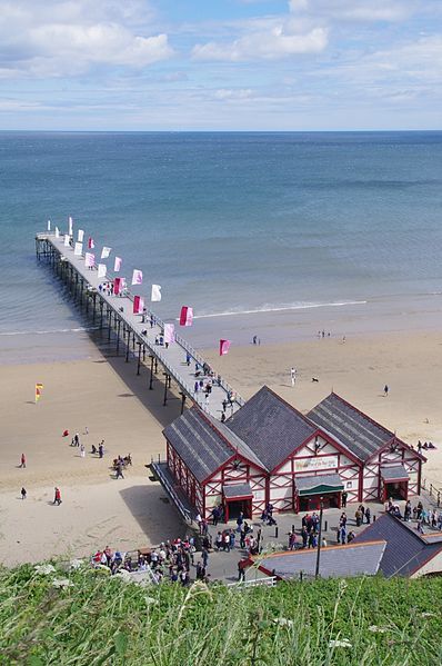 File:Saltburn Pier 1.jpg