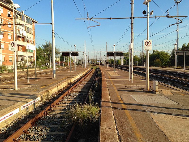 File:Stazione Moncalieri 01.jpg