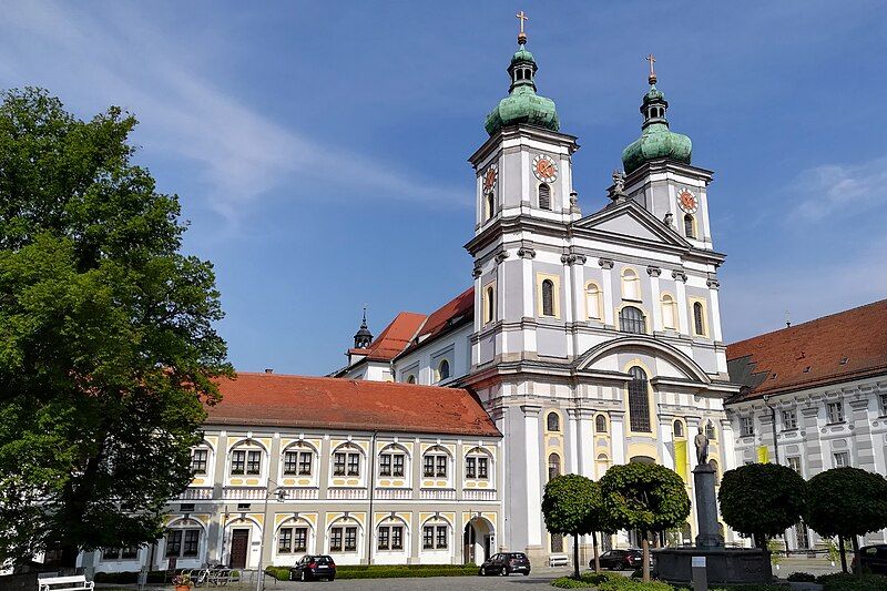 File:Stiftsbasilika Waldsassen 02.jpg