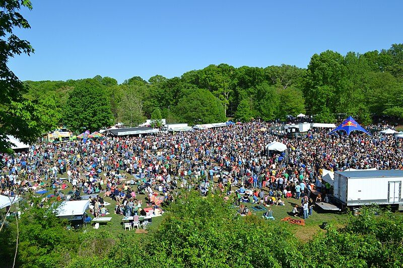 File:Sweetwater 420 Fest.jpg