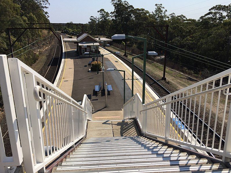 File:Warrimoo Train Station.jpg