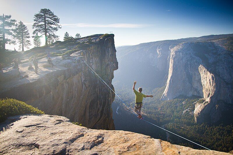 File:Yosemite Highlining (15554008495).jpg