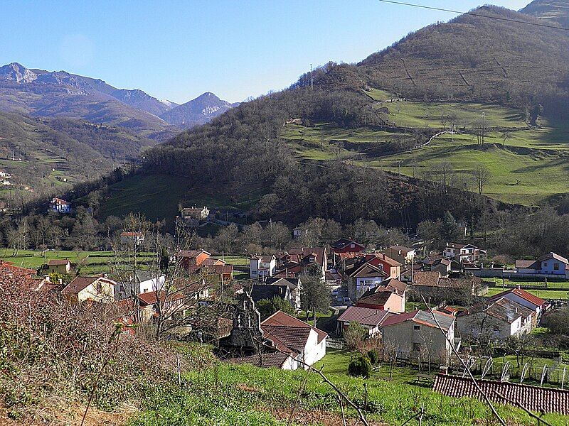 File:CUERIGO. Aller, Asturias.jpg