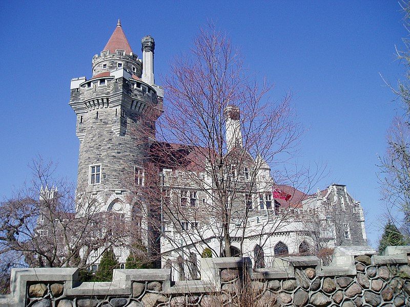 File:Casa Loma.JPG