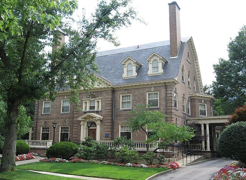 File:Chancellor'sResidencePitt2.jpg