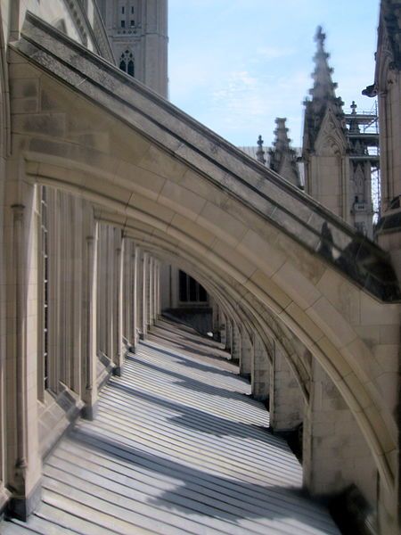 File:FlyingButtresses.jpg