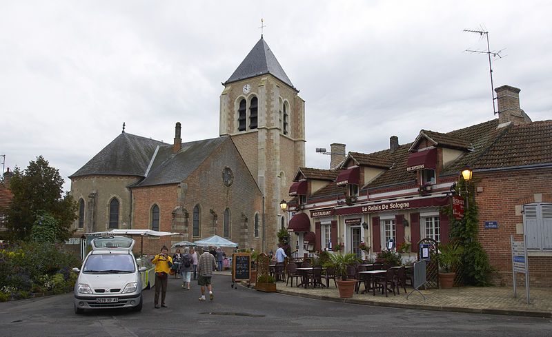 File:Ménestreau-en-Villette church B.jpg