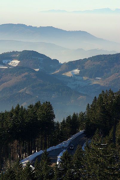 File:Schwarzwaldhochstrasse Mummelsee.JPG