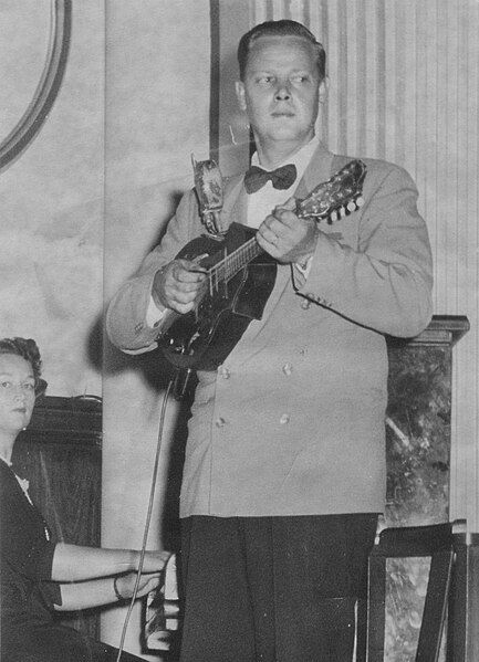 File:Tom Warder Mandolin.jpg