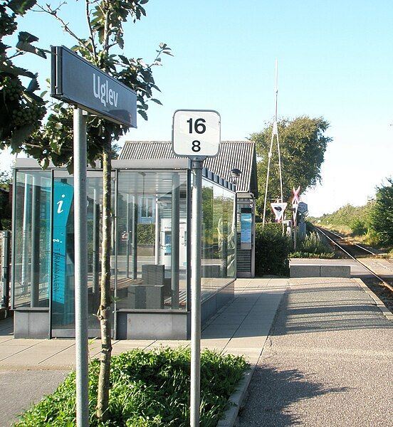 File:Uglev Station.JPG