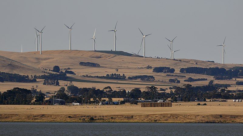 File:Waubra Wind Farm-2.jpg