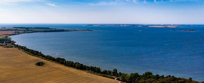 File:19-07-27-Walfisch-Wismar-DJI 0078.jpg