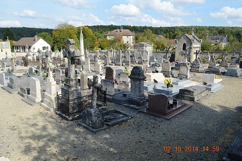 File:Aisey-sur-Seine Cemetery.JPG