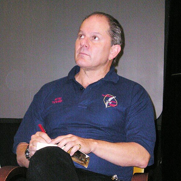 File:AlanDeanFoster2007-05-26.jpg