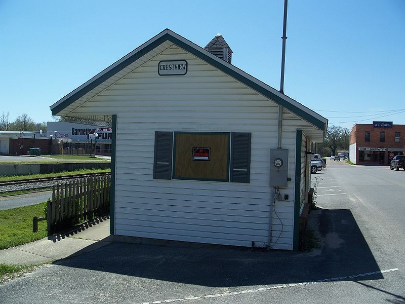 File:Crestview Amtrak Depot01.jpg