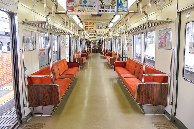 File:Fukuoka-Series1000 Inside.jpg