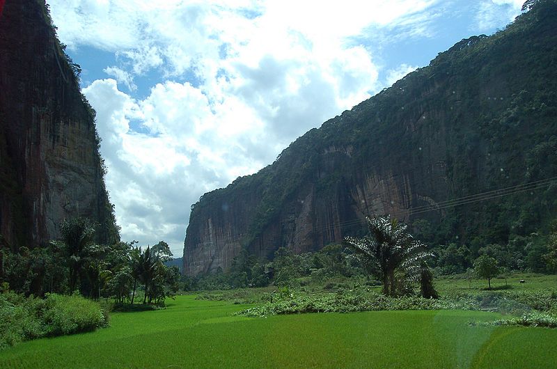 File:Harau valley.jpg