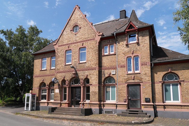 File:HattenheimBahnhof.JPG