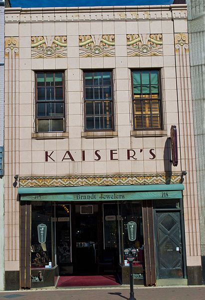 File:Kaiser's Racine,WI.jpg