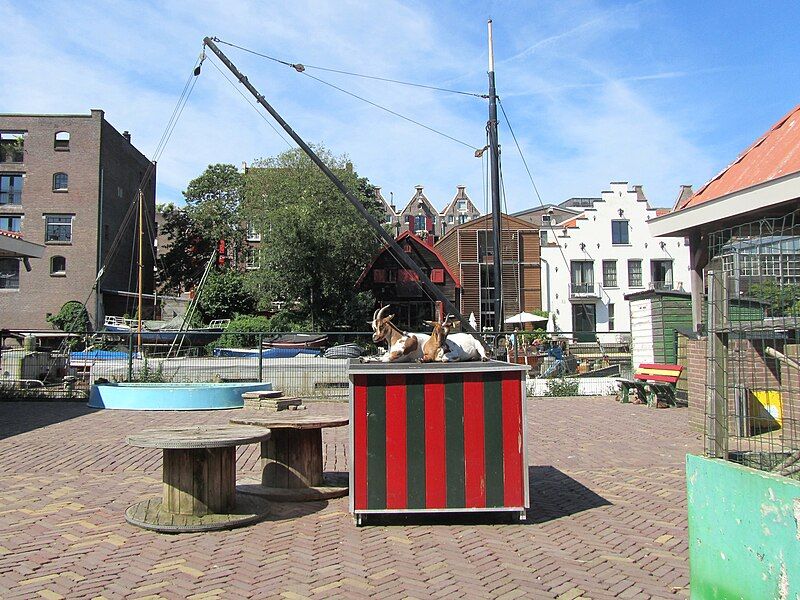 File:Kinderboerderij bickersgracht amsterdam.jpg