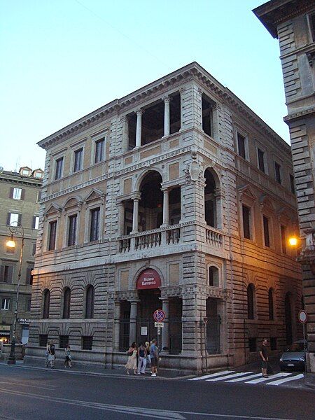 File:Musée Barracco.JPG