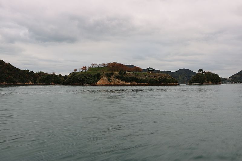 File:Noshima Castle ruins.B.jpg