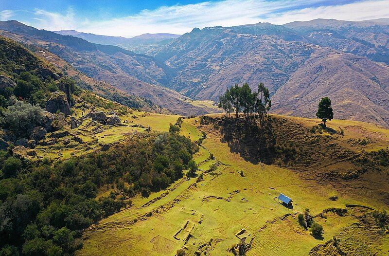 File:Qollmay-archaeological-site-seen-from-above-far-away.jpg