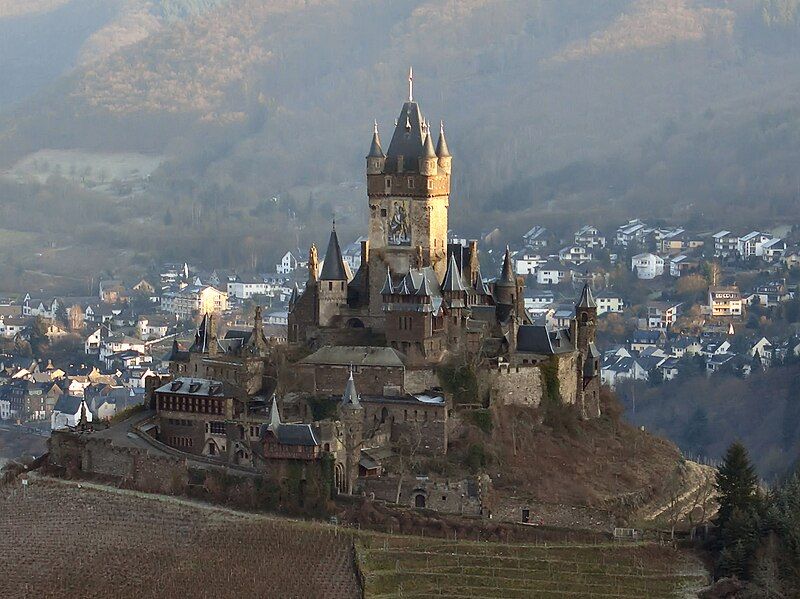 File:Reichsburg Cochem.jpg