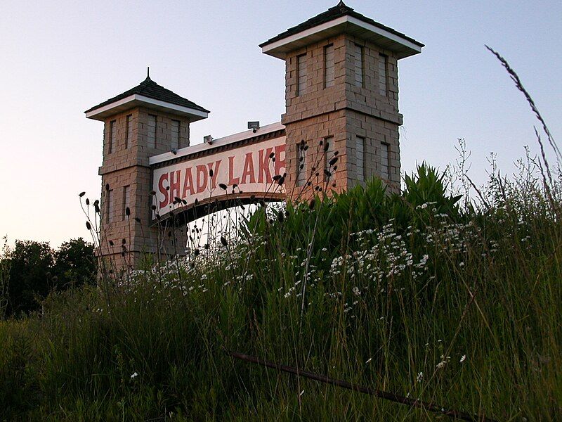 File:ShadyLake20030621.JPG