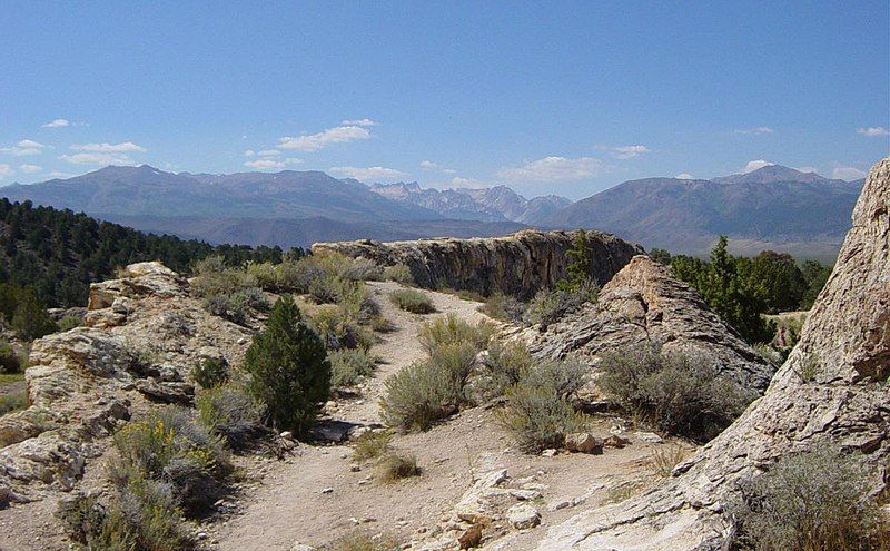 File:Travertine Hot Springs-1200px.jpg