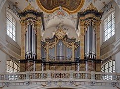 Pipe organ