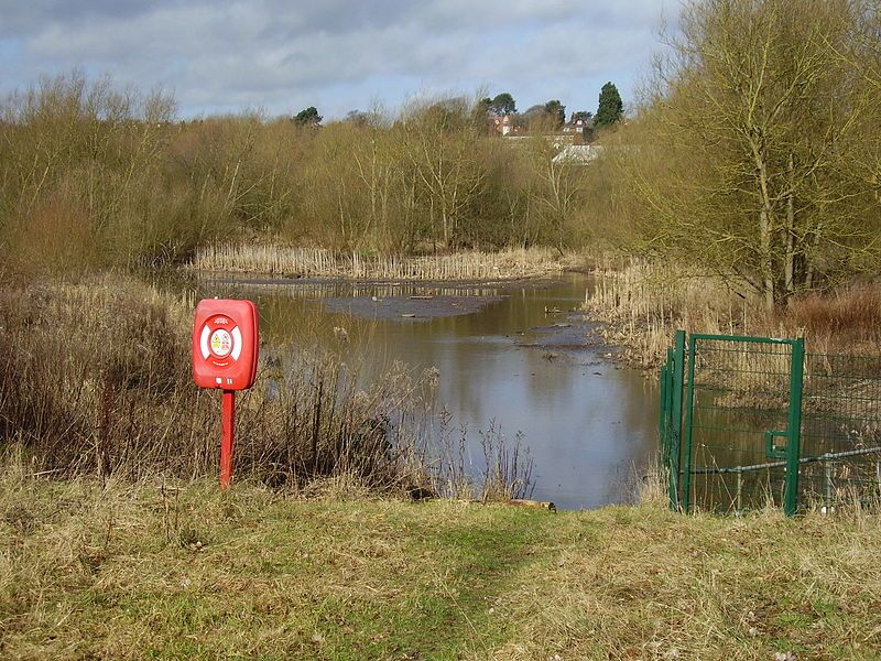 File:Wychall Reservoir.jpg