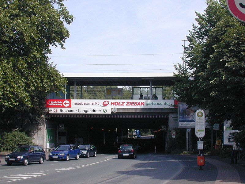 File:Bahnhof Bochum Langendreer.jpg