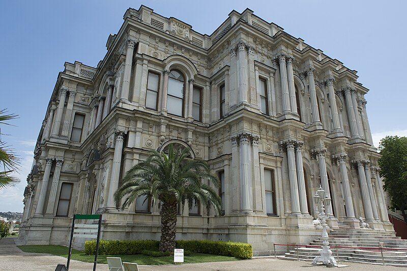 File:Beylerbeyi Palace 8920.jpg