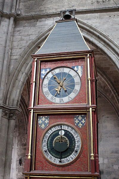 File:Bourges Cathédrale 1231.jpg