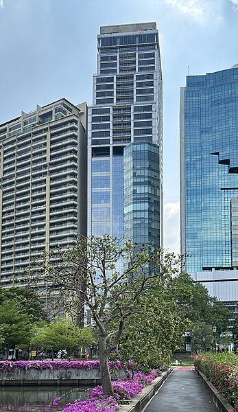 File:Column Tower Bangkok.jpg