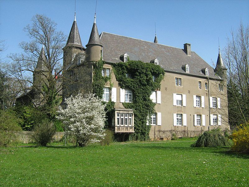 File:Differdange Castle7.JPG