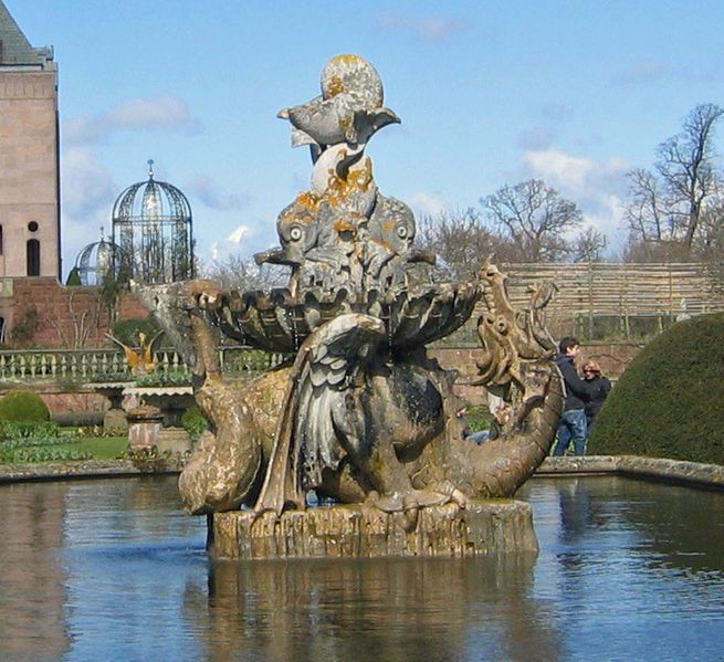 File:Dragon Fountain.jpg