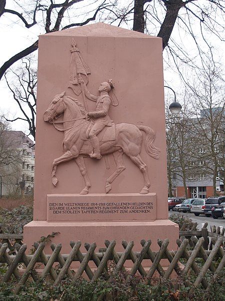 File:Gardeulanendenkmal Berlin.jpg