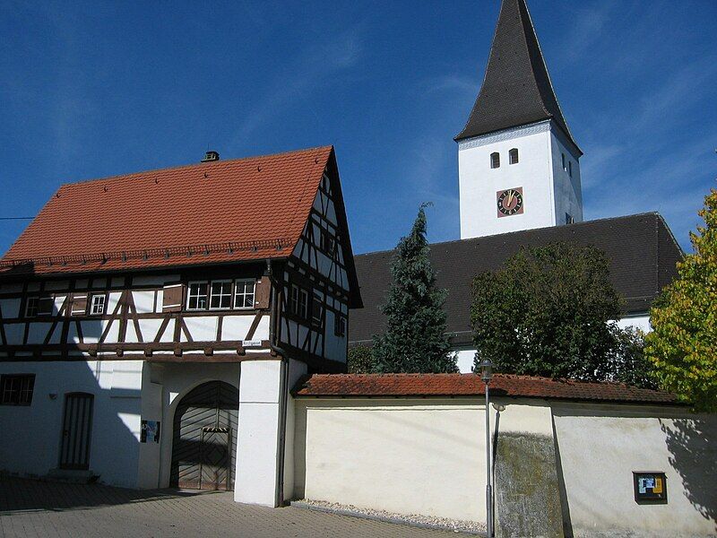 File:Goettingen (Langenau) Kirche.jpg