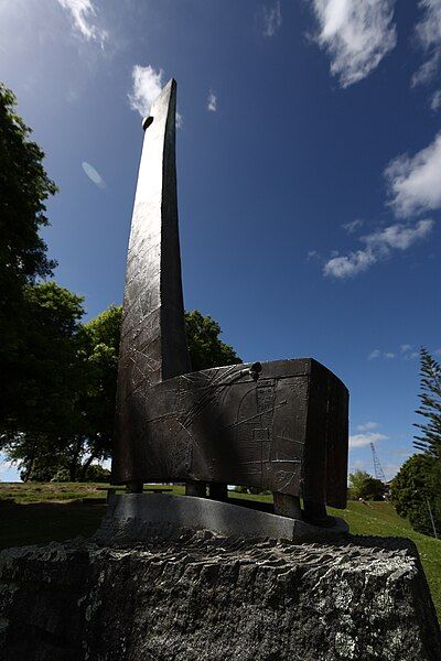 File:Karapiro Monument.jpg