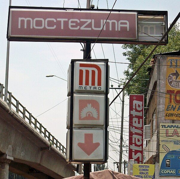 File:Metro Moctezuma 01.jpg