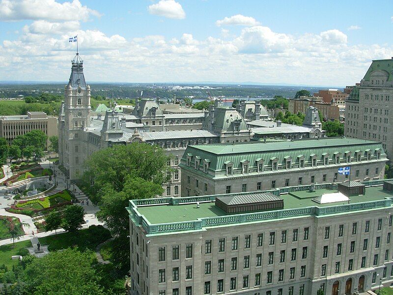 File:Parlement-québec.JPG