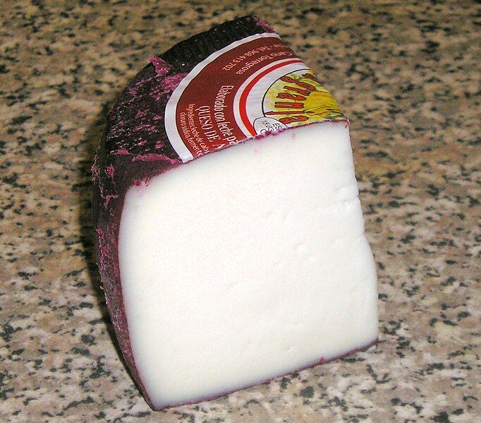 File:Queso-vino-Murcia.jpg